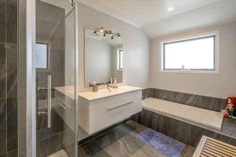 Photo of property in 53 Ohau Terraces, Ohau, Levin, 5570