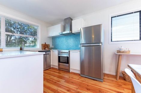 Photo of property in 22 Stottholm Road, Titirangi, Auckland, 0604