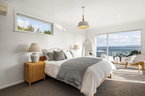 Photo of property in 1/106 Island Bay Road, Beach Haven, Auckland, 0626