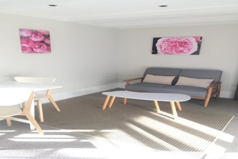 Photo of property in 20 Seabreeze Road, Narrow Neck, Auckland, 0624