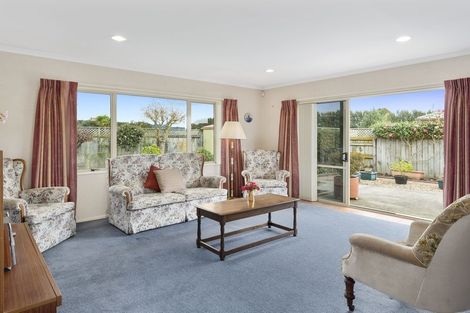 Photo of property in 28 Mcleod Place, Papamoa Beach, Papamoa, 3118