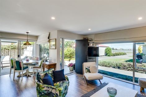 Photo of property in 3/30 Meeanee Quay, Westshore, Napier, 4110