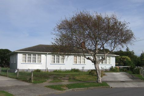 Photo of property in 2 Deans Grove, Taita, Lower Hutt, 5011