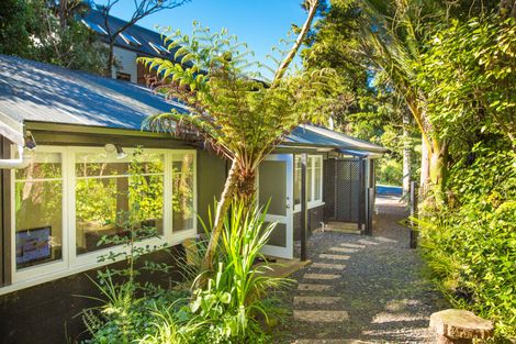 Photo of property in 39 Whaanga Road, Raglan, 3297