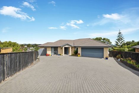Photo of property in 15 Bella Villa Drive, Waiuku, 2123