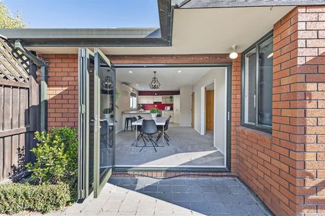 Photo of property in 3/118a Sawyers Arms Road, Northcote, Christchurch, 8052