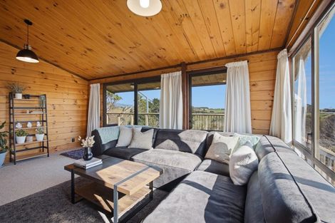 Photo of property in 17a Saint Ives Grove, Whalers Gate, New Plymouth, 4310