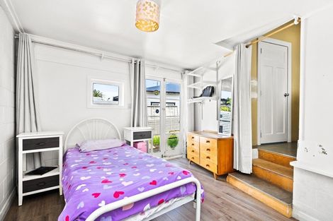 Photo of property in 86 Hatea Drive, Regent, Whangarei, 0112