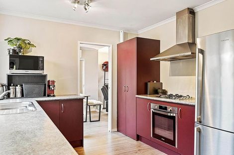 Photo of property in 13 Berkshire Terrace, Massey, Auckland, 0614