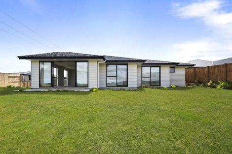 Photo of property in 154b Pacific Drive, Fitzherbert, Palmerston North, 4410