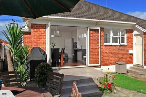 Photo of property in 32 Bonnie Brae Road, Meadowbank, Auckland, 1072