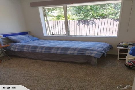 Photo of property in 76 Blue Gum Place, New Brighton, Christchurch, 8083