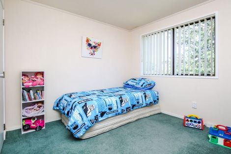 Photo of property in 15 Peterhouse Place, West Harbour, Auckland, 0618