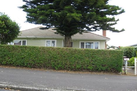Photo of property in 54 Coronation Road, Mangere Bridge, Auckland, 2022