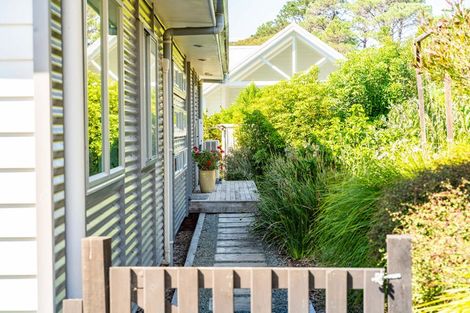 Photo of property in 8 Grove Road, Mangawhai Heads, Mangawhai, 0505