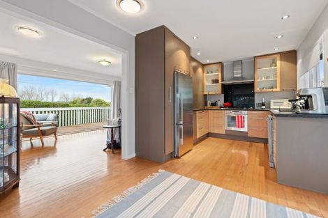 Photo of property in 35 Riverhead Road, Kumeu, 0810