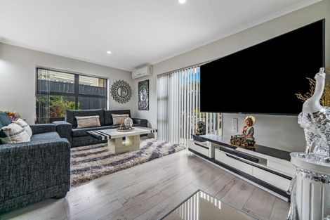 Photo of property in 61a Awaroa Road, Sunnyvale, Auckland, 0612