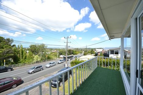 Photo of property in 27 Chivalry Road, Glenfield, Auckland, 0629