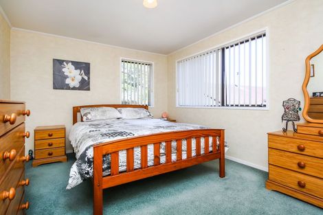 Photo of property in 15 Peterhouse Place, West Harbour, Auckland, 0618