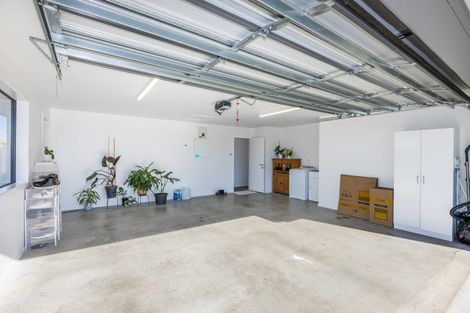 Photo of property in 40 Ladeira Place, Fitzroy, Hamilton, 3206