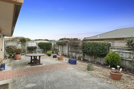 Photo of property in 28 Mcleod Place, Papamoa Beach, Papamoa, 3118