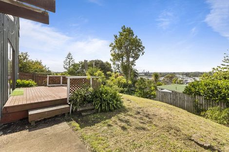Photo of property in 2/19 Marcel Place, Glenfield, Auckland, 0629