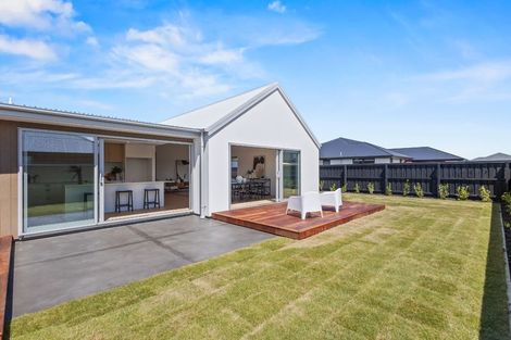 Photo of property in 52 Greig Crescent, Amberley, 7481