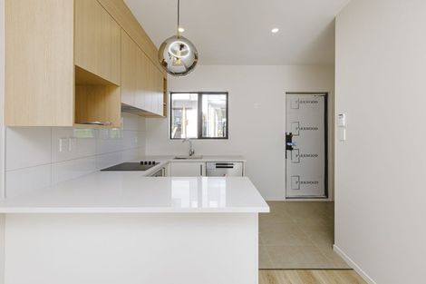 Photo of property in 40 Paetai Lane, Te Atatu Peninsula, 0610