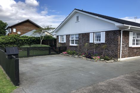 Photo of property in 1/4 Jern Place, Eastern Beach, Auckland, 2012