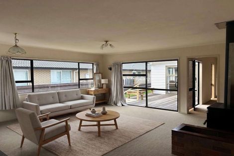 Photo of property in 14 Elizabeth Street, Orewa, 0931