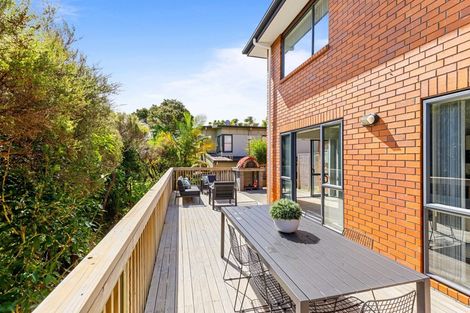 Photo of property in 46 Newbury Place, Schnapper Rock, Auckland, 0632