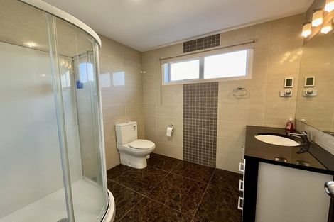 Photo of property in 5a Queensway, Three Kings, Auckland, 1024