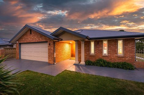 Photo of property in 27 Providence Place, Redwood, Christchurch, 8051