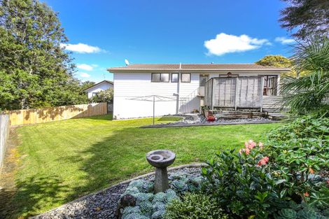 Photo of property in 15 Peterhouse Place, West Harbour, Auckland, 0618