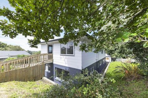 Photo of property in 35 Kemp Road, Massey, Auckland, 0614