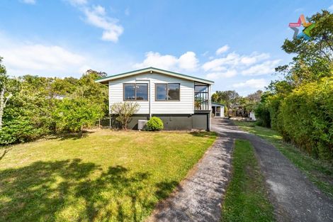 Photo of property in 22 Whitechapel Grove, Stokes Valley, Lower Hutt, 5019