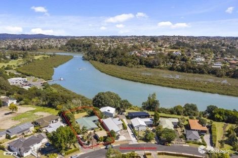 Photo of property in 14 Renata Crescent, Te Atatu Peninsula, Auckland, 0610