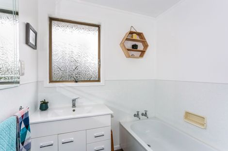 Photo of property in 84 Wharf Road, Clarks Beach, Pukekohe, 2679