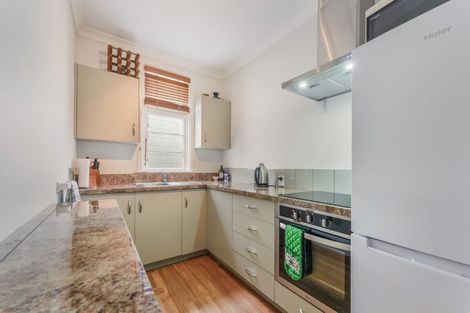 Photo of property in 11-19 Wellington Street, Picton, 7220