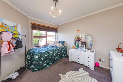 Photo of property in 40 Geneva Terrace, Kelvin Grove, Palmerston North, 4414