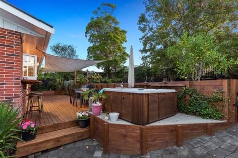 Photo of property in 19 Hartley Terrace, Massey, Auckland, 0614