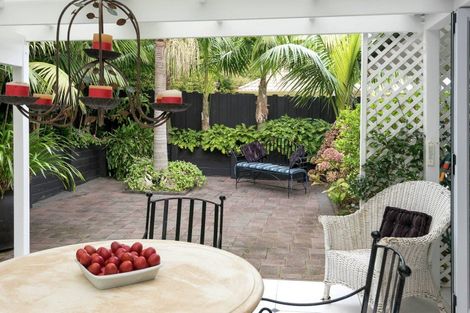 Photo of property in 16 Casabella Court, Northpark, Auckland, 2013