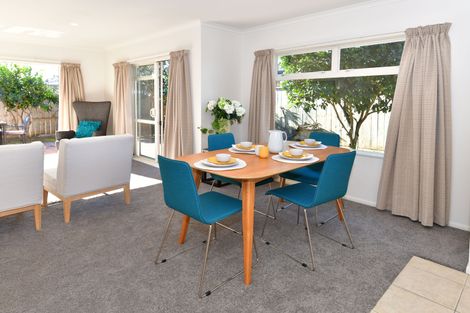 Photo of property in 22 Dan Tori Place, Orewa, 0931