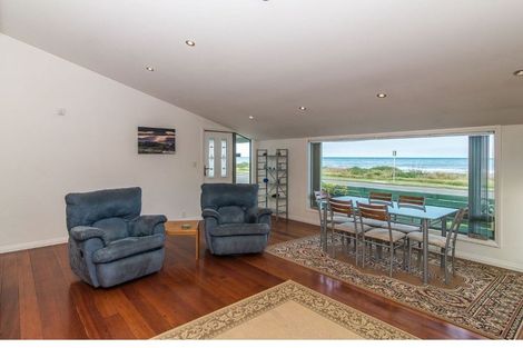 Photo of property in 110 Marine Parade, Otaki Beach, Otaki, 5512