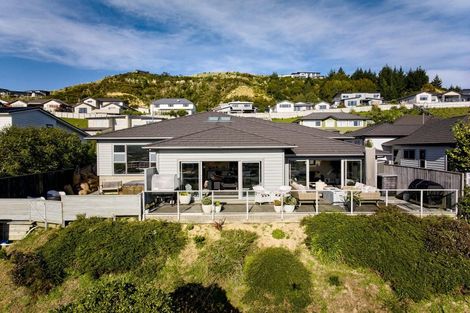 Photo of property in 10 Madeira Close, Whitby, Porirua, 5024