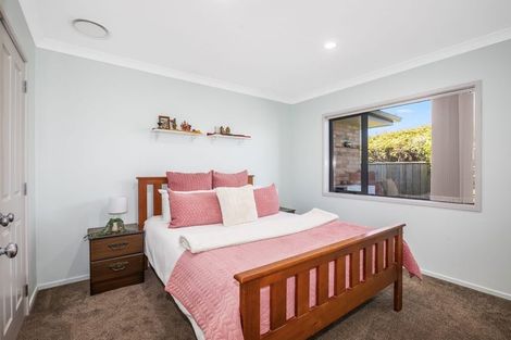 Photo of property in 5 Colin Guppy Crescent, Riverstone Terraces, Upper Hutt, 5018
