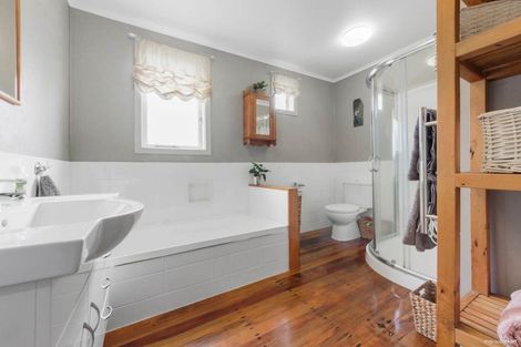 Photo of property in 6 Woodford Avenue, Henderson, Auckland, 0610