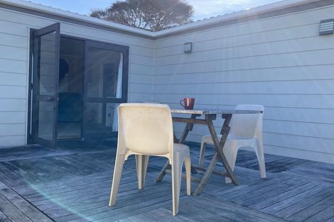 Photo of property in 16 Quincey Place, Massey, Auckland, 0614