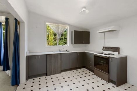 Photo of property in 17 Highfield Avenue, Dunsandel, 7682