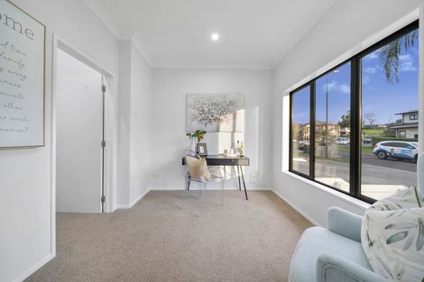 Photo of property in 29 Midhurst Avenue, Henderson, Auckland, 0612